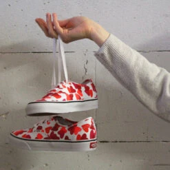 Vans Authentic Sneaker (Valentines Heart) True White/Fuchsia Damen 12 Vans Authentic Sneaker (Valentines Heart) True White/Fuchsia Damen -Ski Equipment Sale vans authentic valentines heart VA348A40Q1 04 grossUc523g8kdckT3